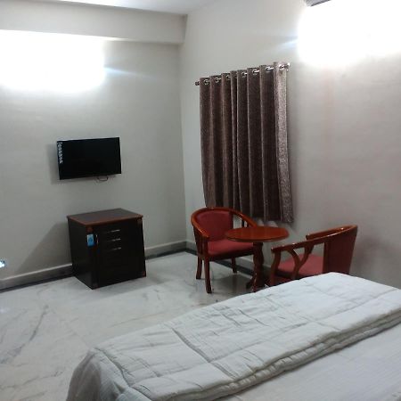 Fresh Living Prime Banjara Hotel Hyderabad Eksteriør billede