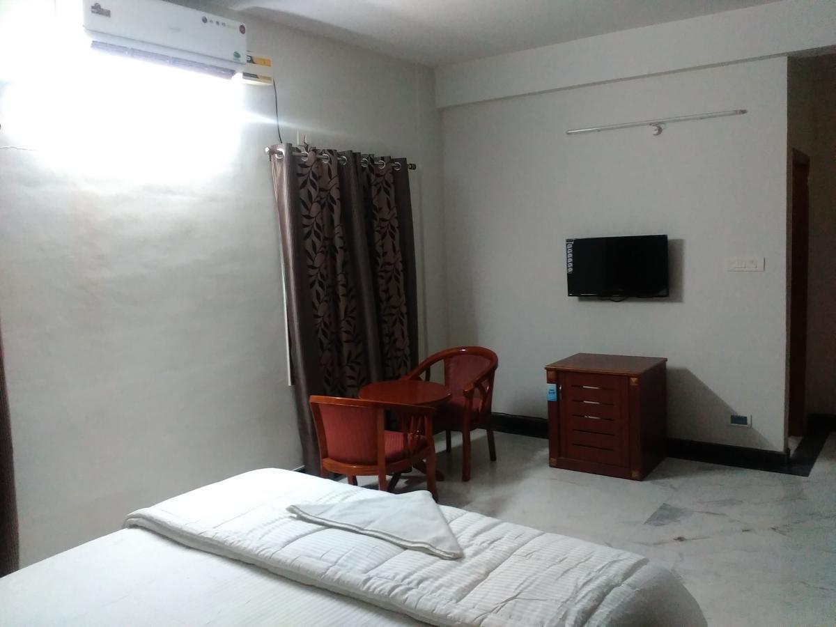Fresh Living Prime Banjara Hotel Hyderabad Eksteriør billede